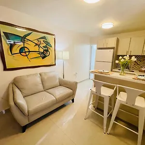 Compact Haven With Private Entrance And Free Parking And Laundry Apartment Ponce